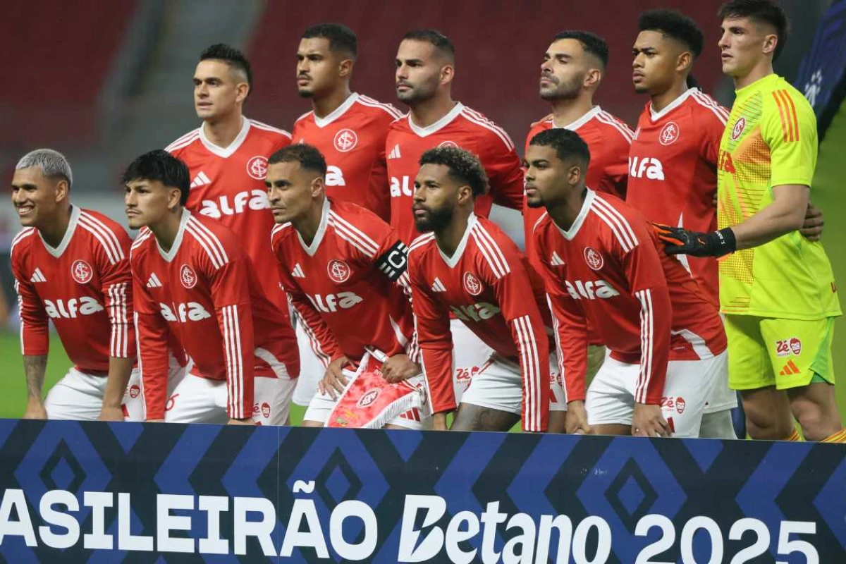 Jogadores do Internacional traíram as esposas com filha de figura influente do clube, afirma portal