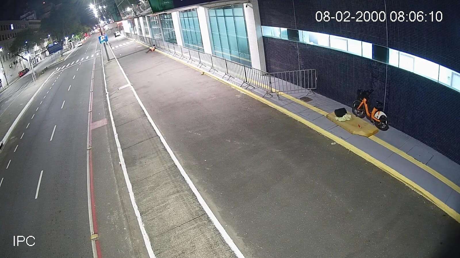 Homem é detido em flagrante por furtar bicicleta do Itaú no Comércio