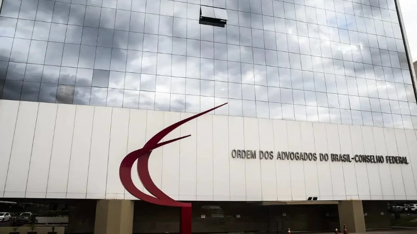 OAB proíbe inscrição de candidatos condenados por crimes raciais