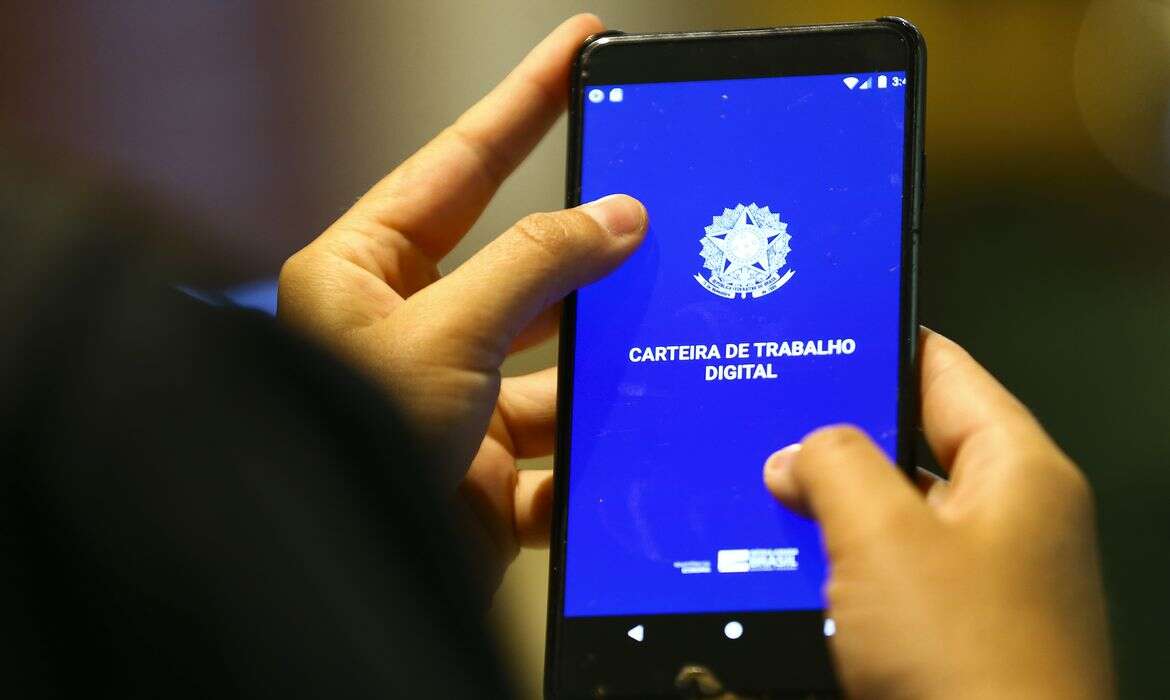 Saiba tudo sobre o empréstimo consignado para CLT, que começa a valer nesta sexta (21)