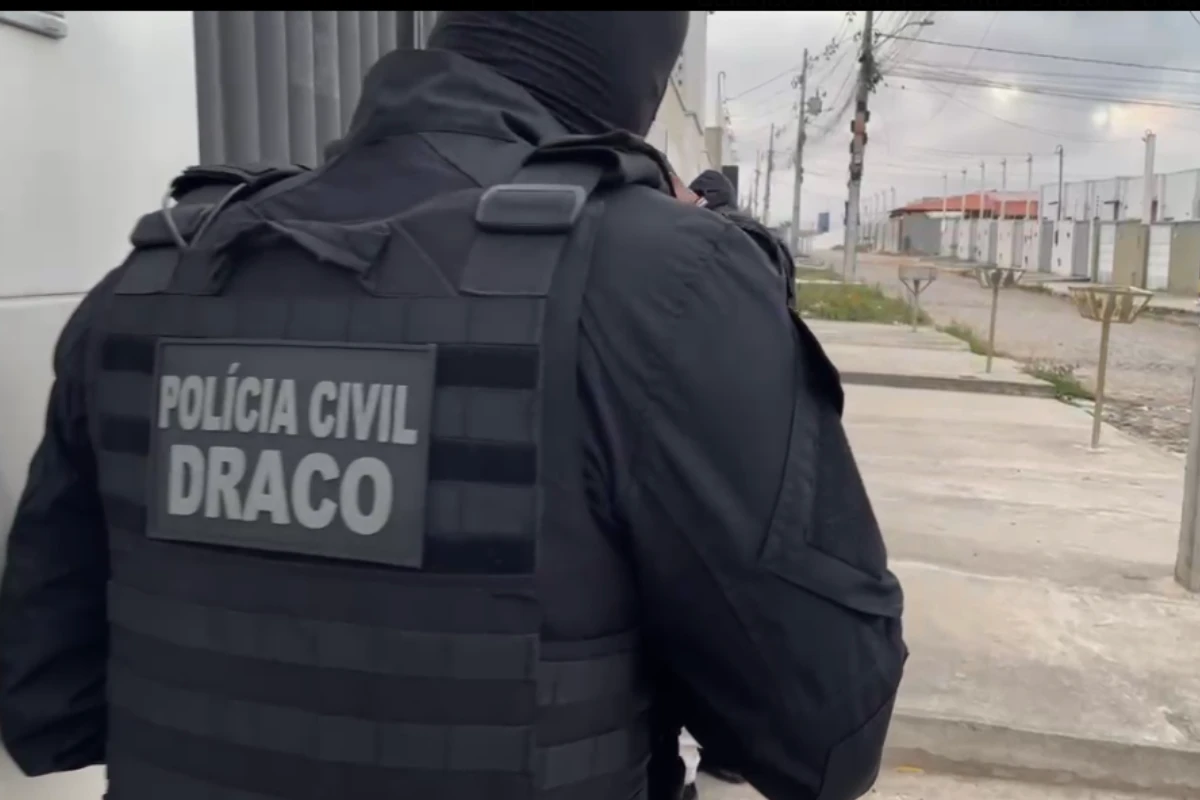 PM e advogada são presos por suspeita de tráfico e comércio ilegal de armas