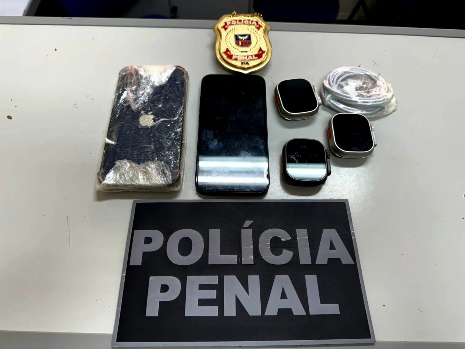 Homem é preso após tentar em presídio com celular em bota; ele diz que agiu a mando de traficantes