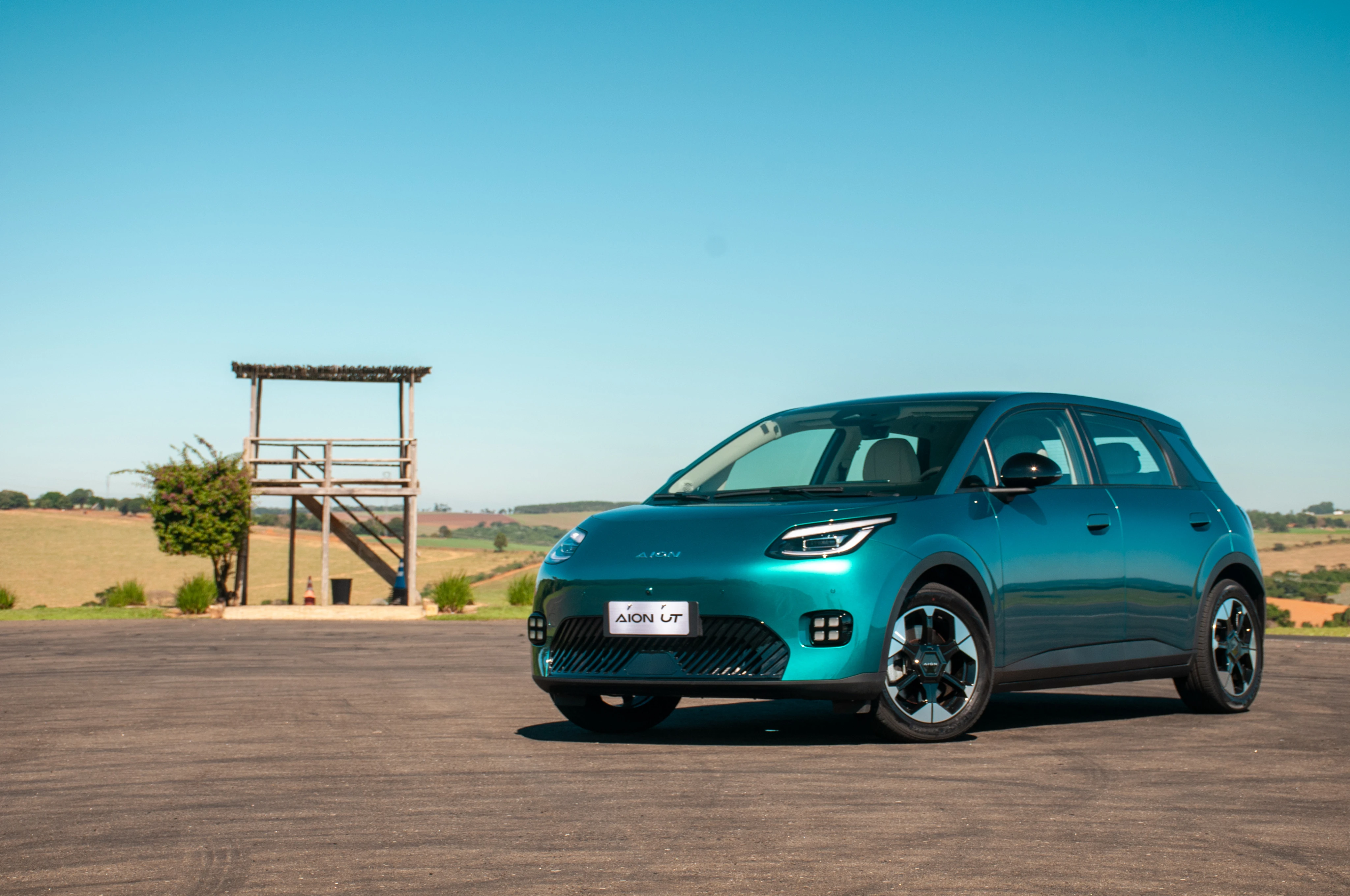 GAC Aion UT chega para concorrer com BYD Dolphin, Geely EX2 e GWM Ora 03