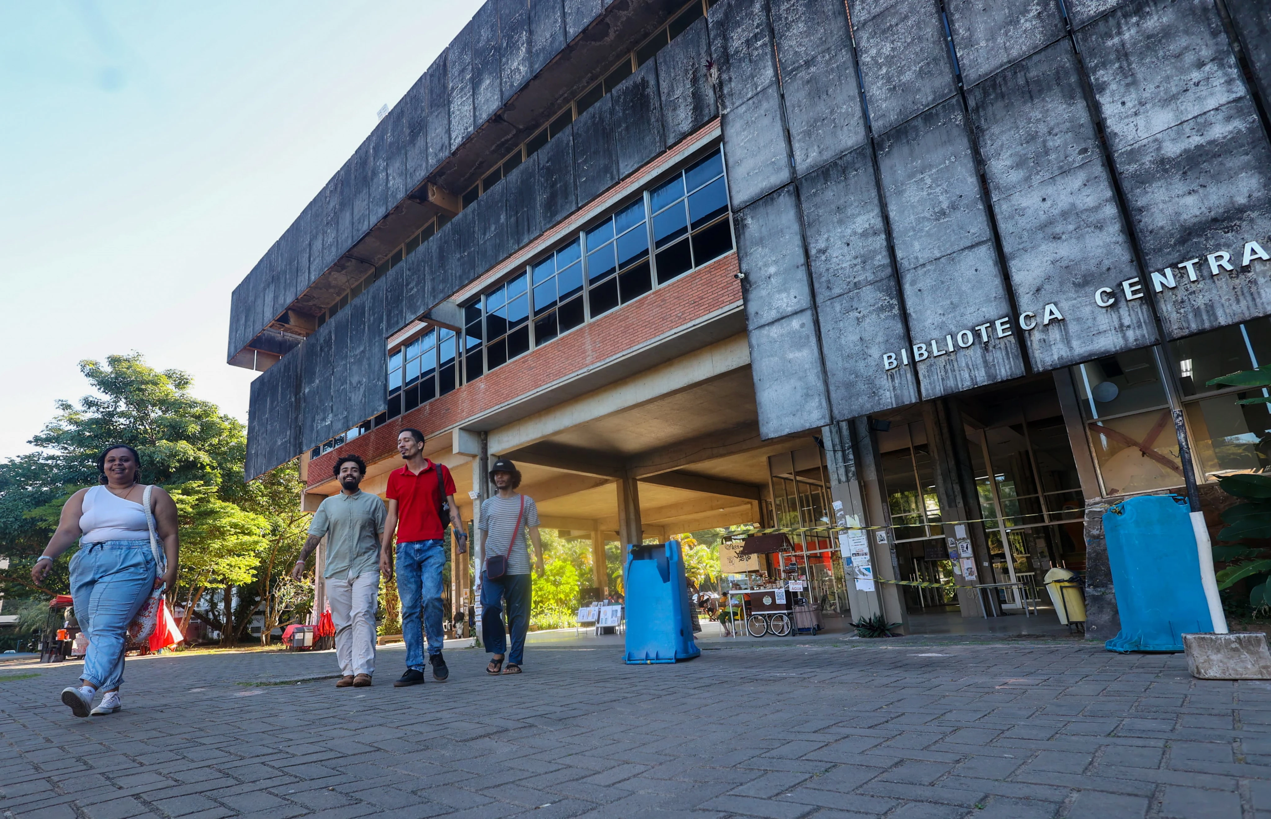 'Tinha que provar meu valor o tempo inteiro', diz ex-aluna cotista da Ufba que hoje é professora universitária