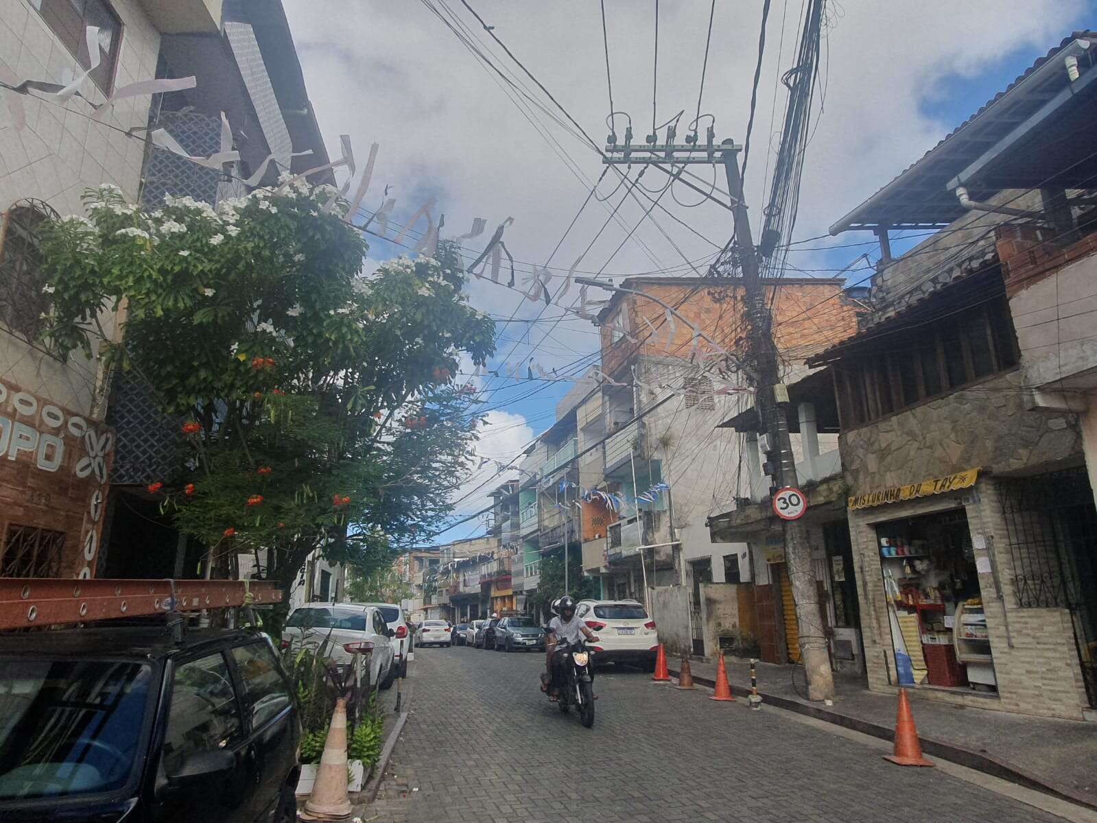 Granada em posto de saúde e duas noites de tiroteios assustam moradores no Curuzu