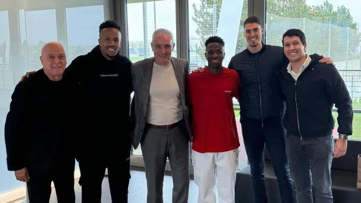 Desempregado, Tite visita treino do Real Madrid e sonda mercado europeu