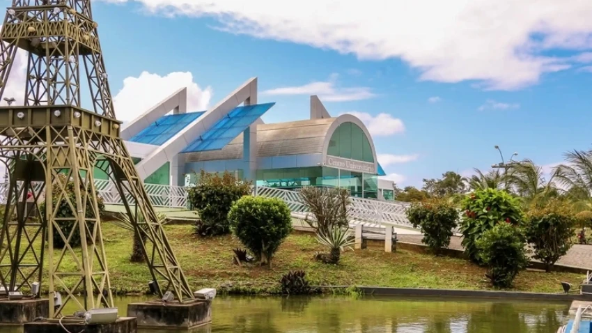Parispiranga: conheça a cidade baiana que tem uma miniatura da Torre Eiffel