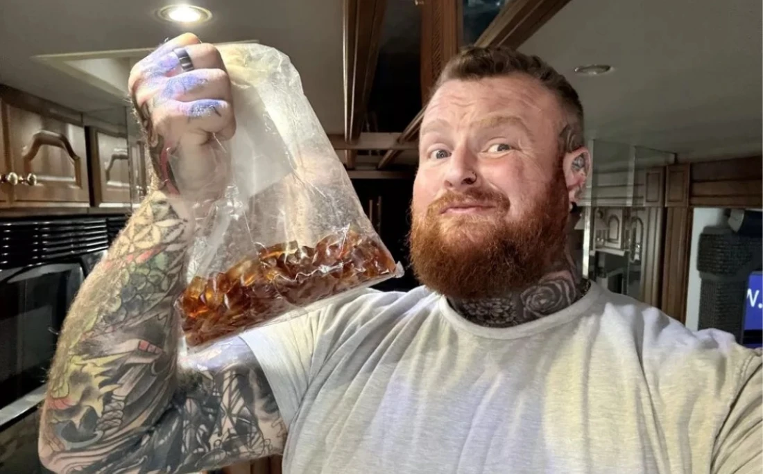 Homem de 33 anos é internado após comer 3 kg de balas em três dias: 'Foi uma dor insuportável'