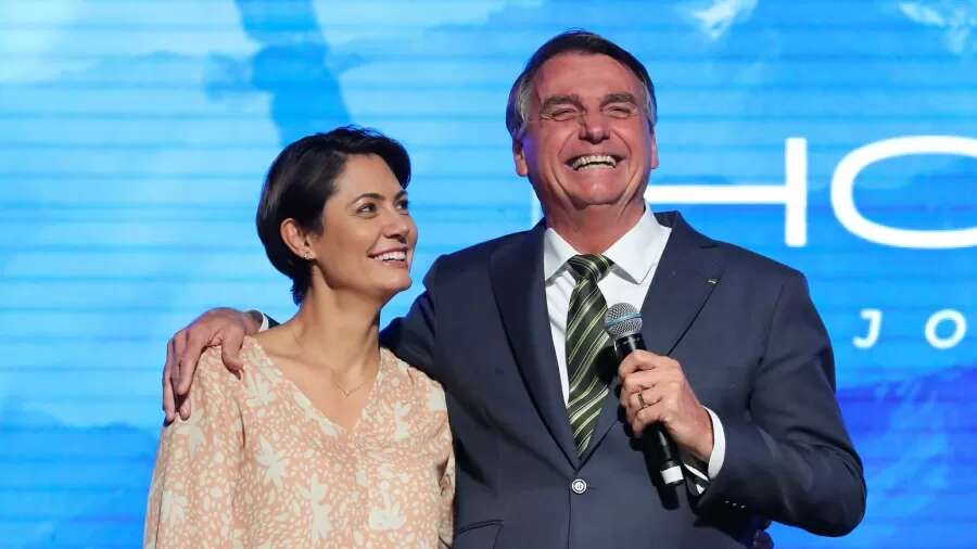 Disputa: pesquisa faz projeção de Luxa x Bolsonaro e Michelle; veja resultado