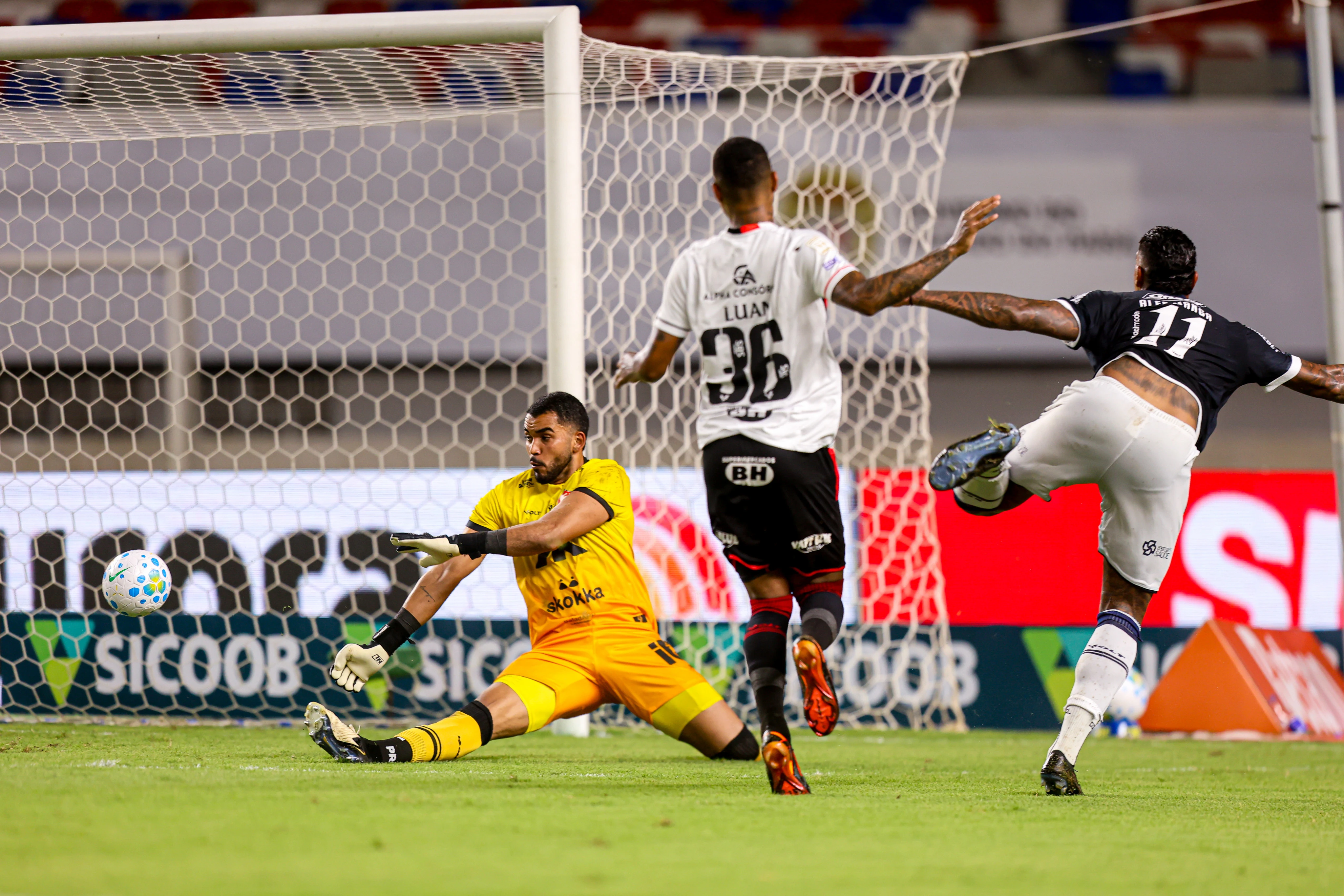 Vitória decepciona fora de casa, perde para o Remo e segue sem vencer como visitante no Brasileirão