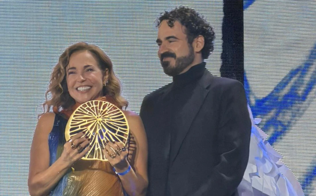 Daniela Mercury vence prêmio por 'Cirandaia' e celebra reconhecimento histórico do Axé