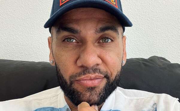 Sete meses após saída da prisão, Daniel Alves faz primeira publicação no Instagram; confira