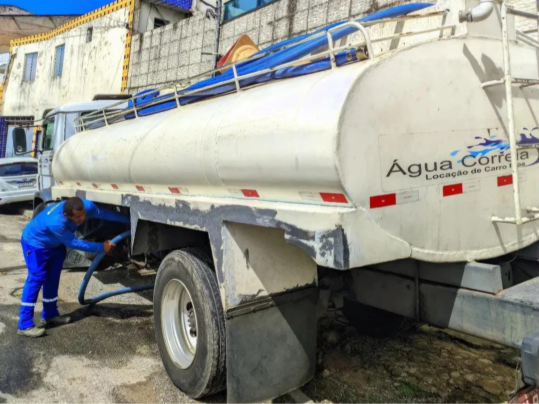 Falta de água aumentou procura por carro-pipa em mais de dez vezes