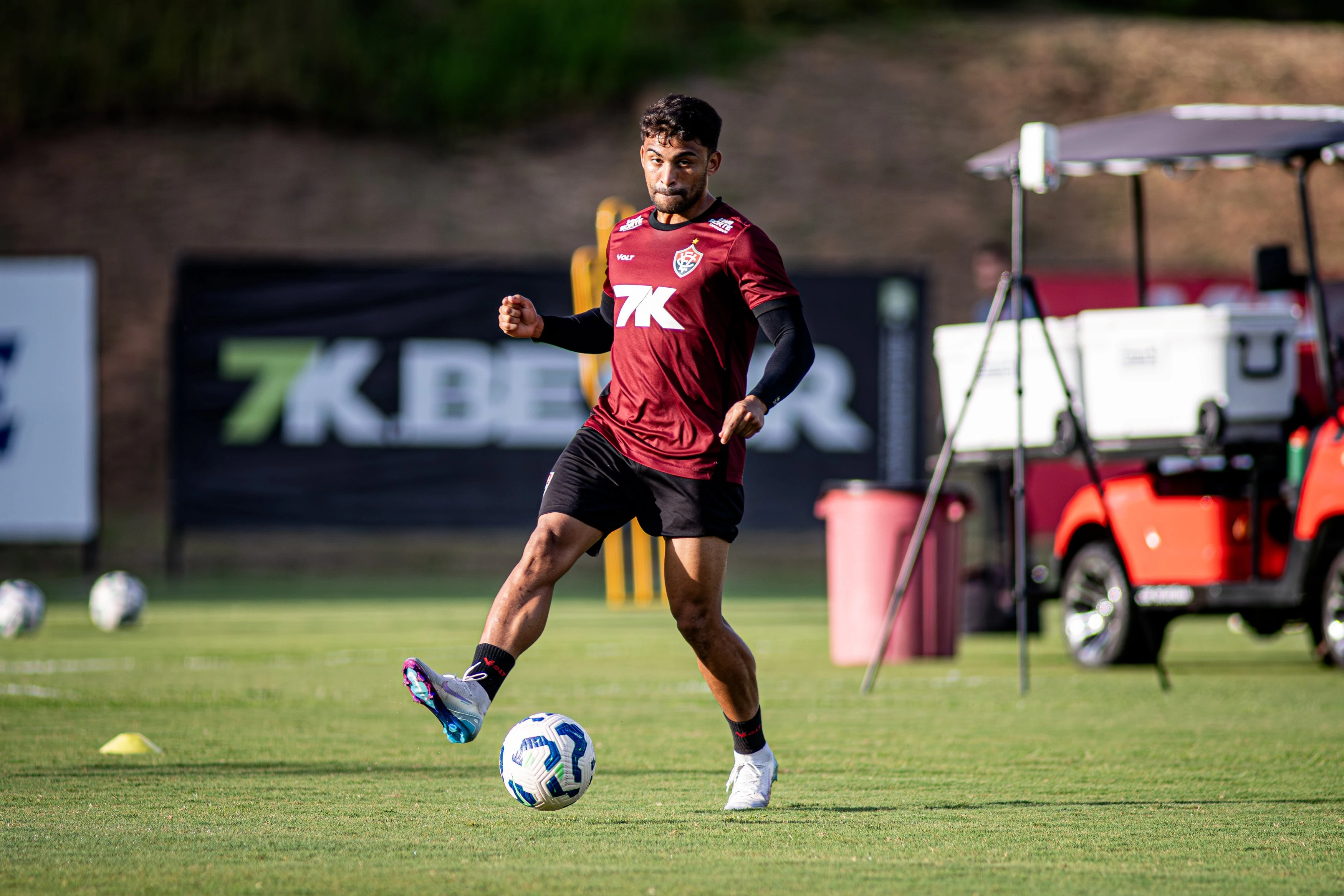 Vitória recebe Internacional em casa para voltar a vencer na Série A e sair do Z-4