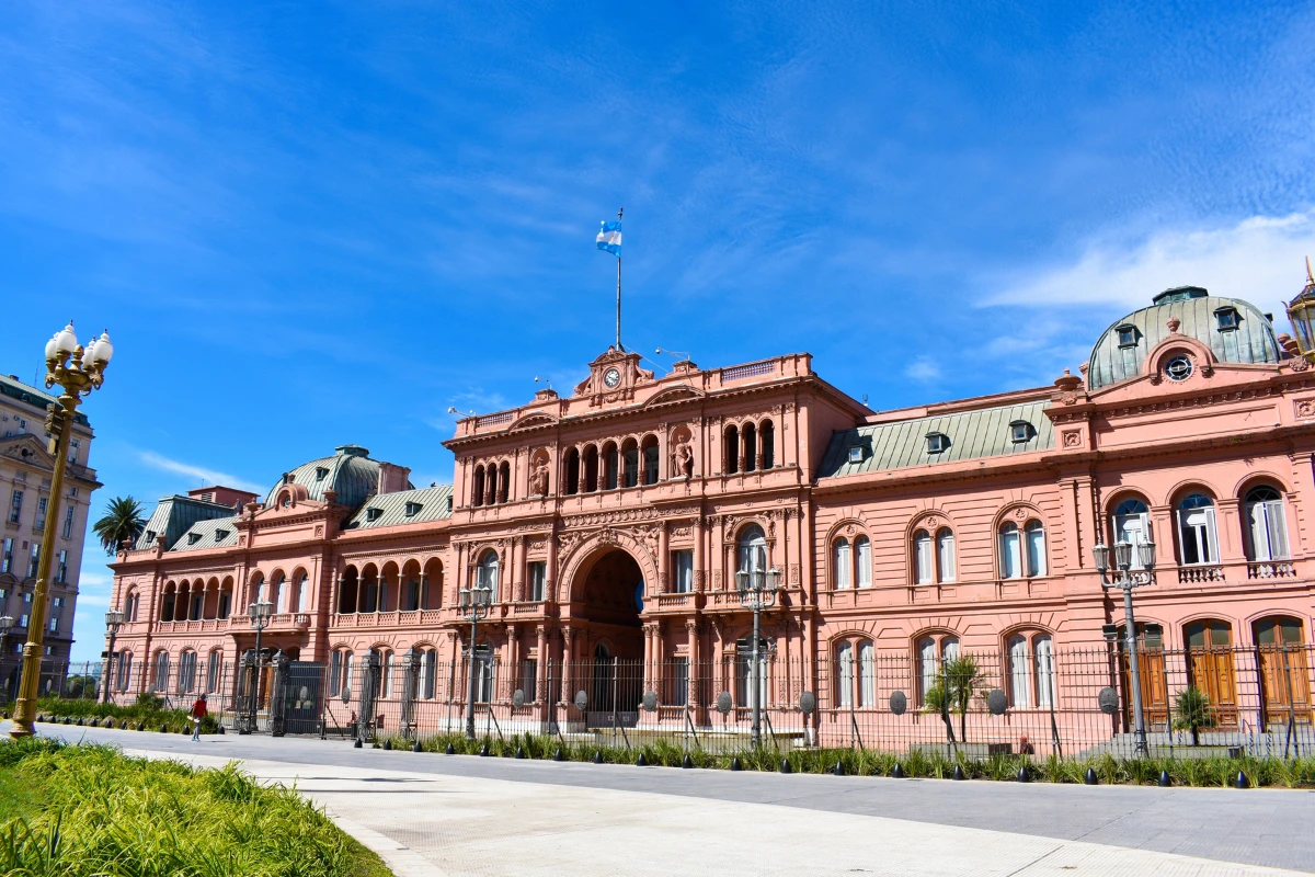 Sob Milei, Argentina entra na lista dos 10 piores países do mundo para trabalhadores
