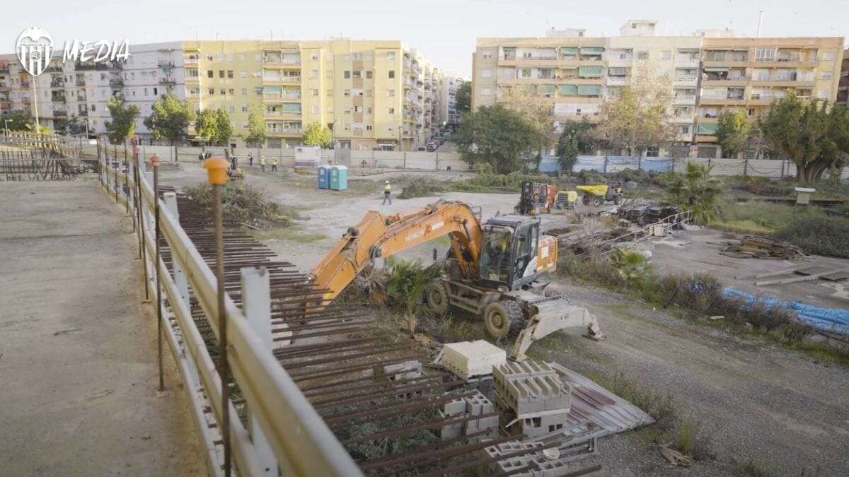 Reforma de estádio volta após dez anos paralisada por falta de dinheiro; veja fotos da obra e do projeto final