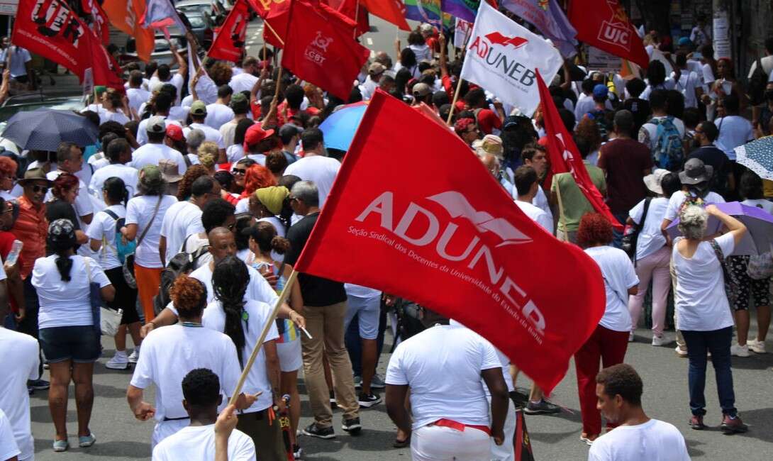 Greve: professores da Uneb fazem ato e reunião com governo nesta quarta