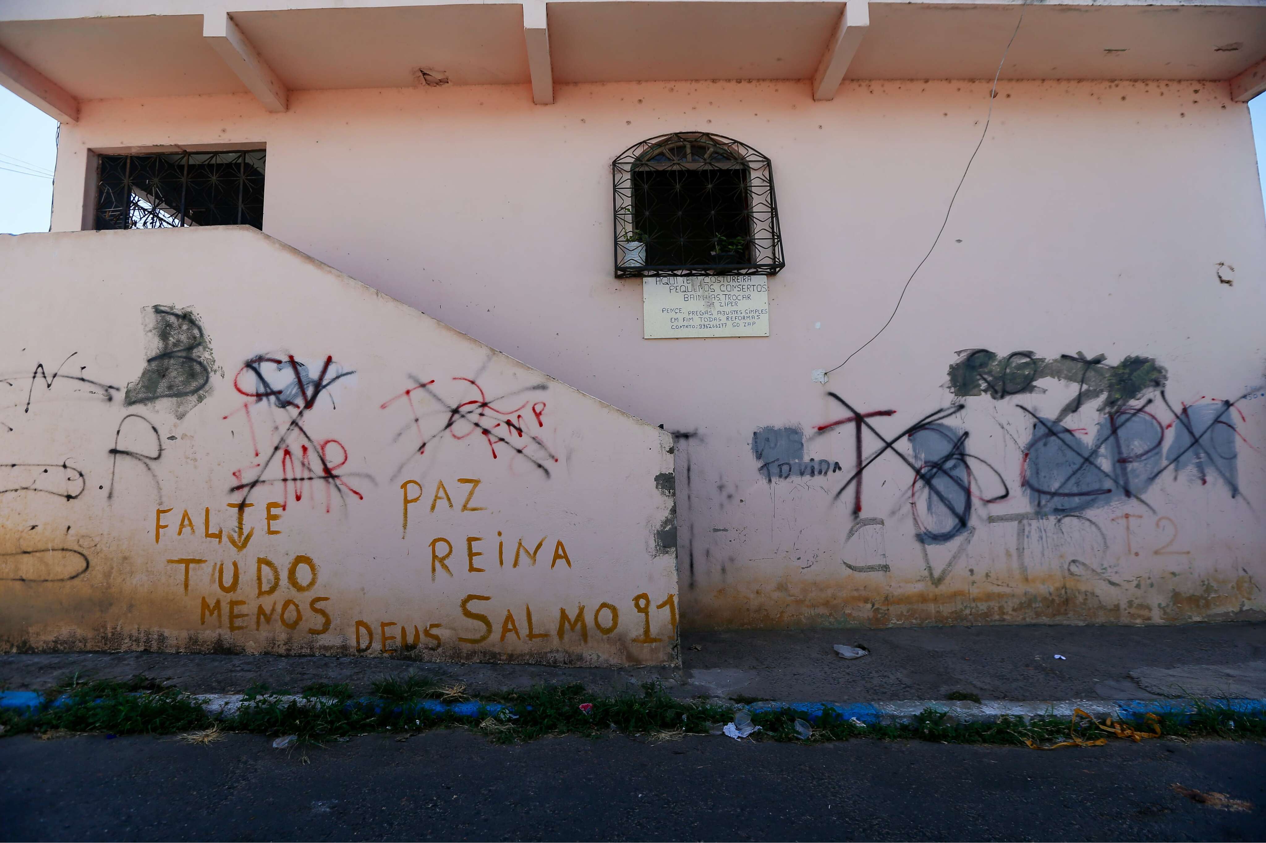 Invasão de casas e tiros de fuzil: CV e BDM voltam a causar terror em Vila Verde