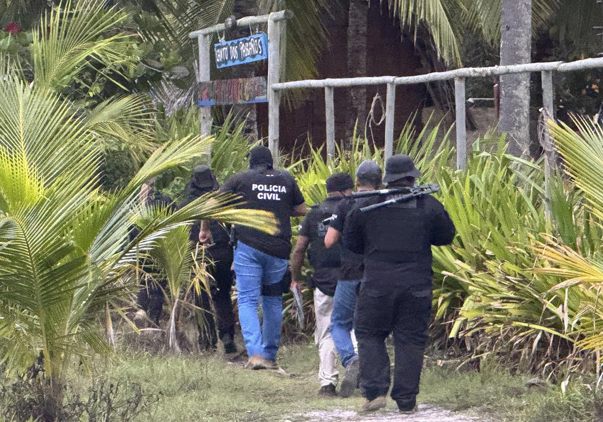 Aldeia Hippie vira o 'Paraíso do Tráfico': moradores são obrigados a esconder armas e hospedar traficantes