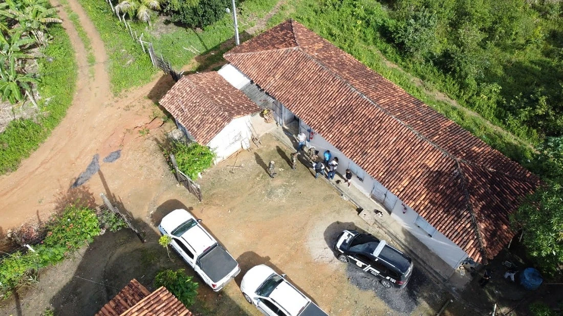 Polícia apreende 1 tonelada de espadas juninas no Recôncavo
