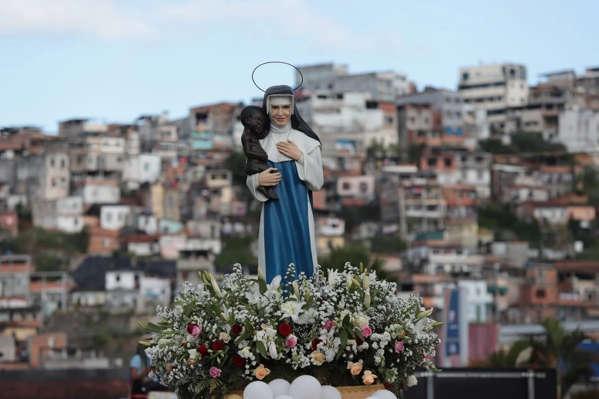 Imagem peregrina de Santa Dulce dos Pobres será exibida no Aeroporto de Salvador nesta segunda (4)