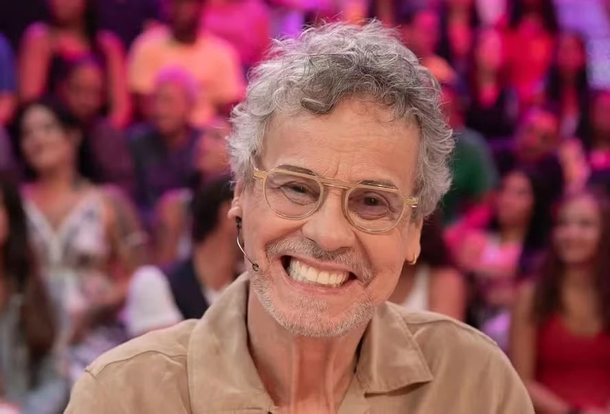 VÍDEO: Carlinhos de Jesus emociona ao aparecer andando sem cadeira de rodas