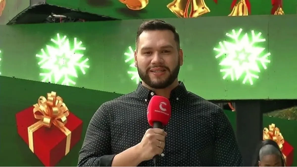 Produtor da TV Câmara é demitido após vereadora ‘denunciar’ fotos de cueca em perfil pessoal