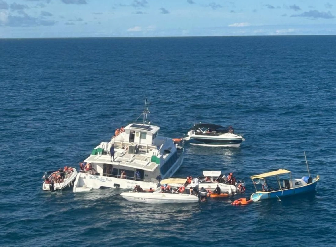 Empresa dona do catamarã envolvido em acidente diz que colabora com as investigações