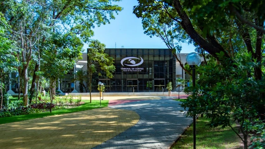 Concursos públicos têm mais de 37 mil vagas com salários de até R$ 41,8 mil; confira