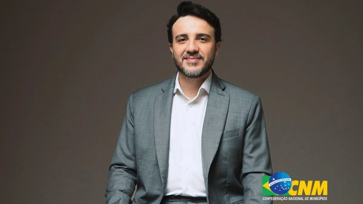 Quem é Renan Santos, o candidato da direita que desafia os Bolsonaro