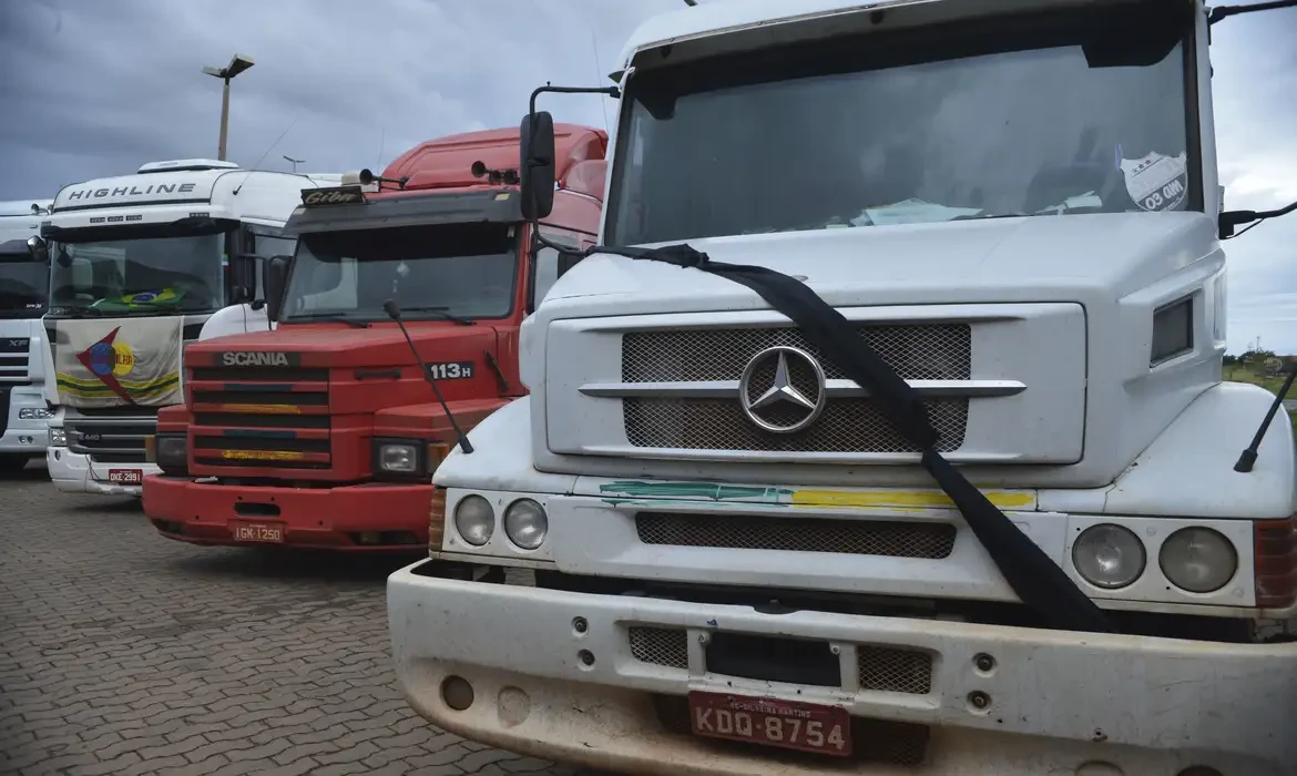 Frete mínimo e multas por bloqueios: o que pode mudar para caminhoneiros até 16 de julho