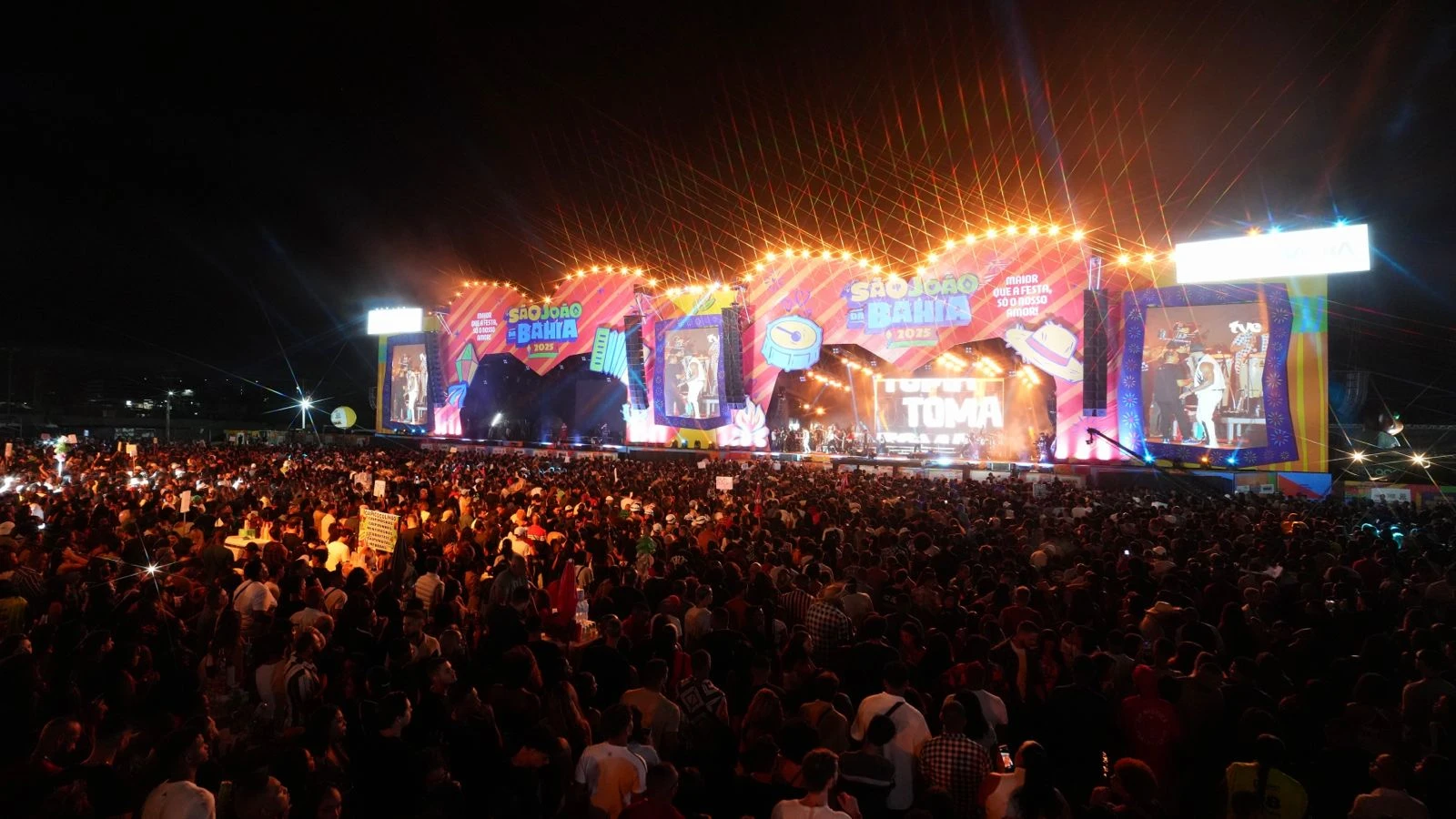 Confira a ordem das atrações do Parque de Exposições deste domingo (22)