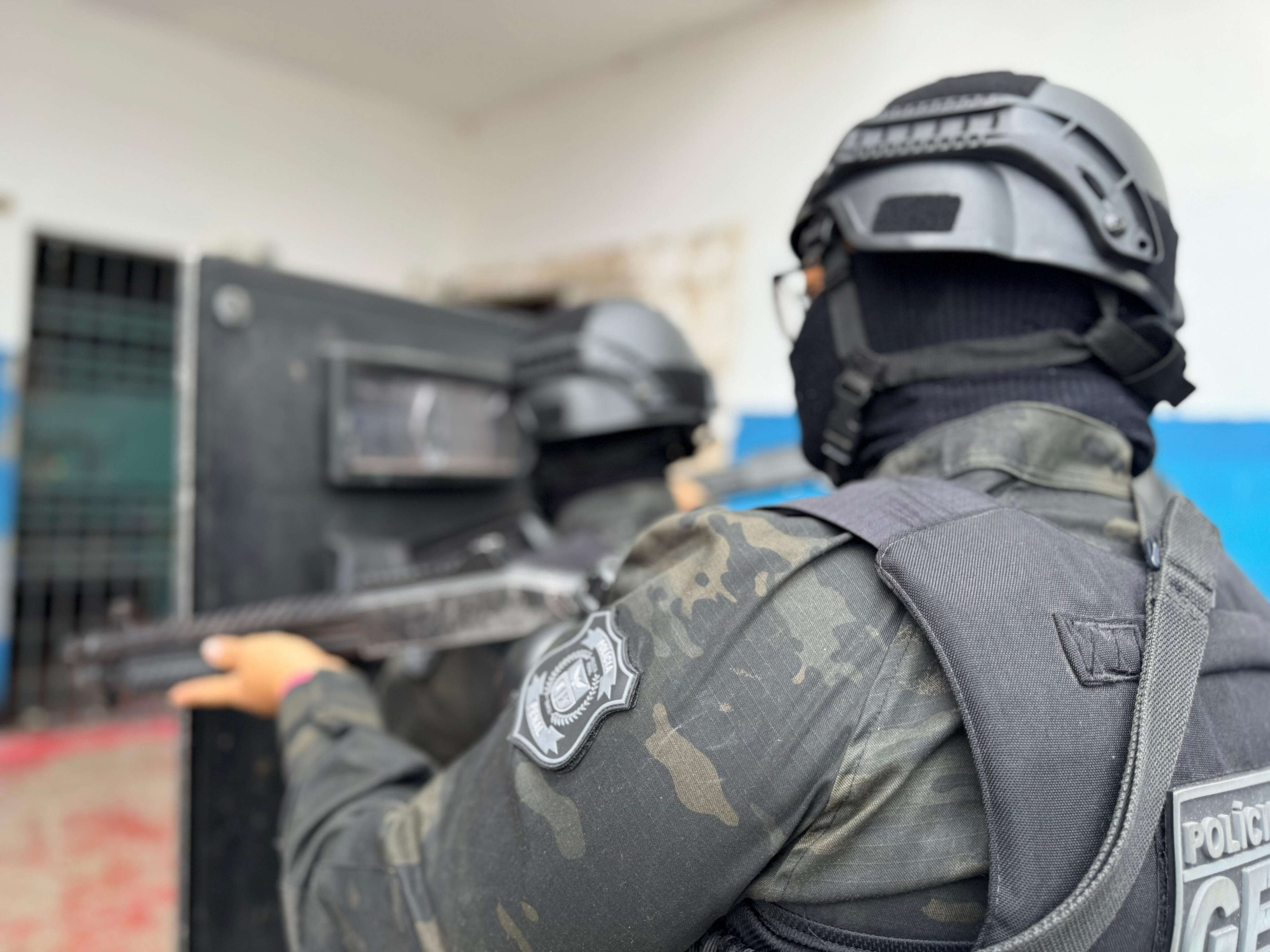 Polícia apreende celulares, armas brancas e cordas no Conjunto Penal de Jequié