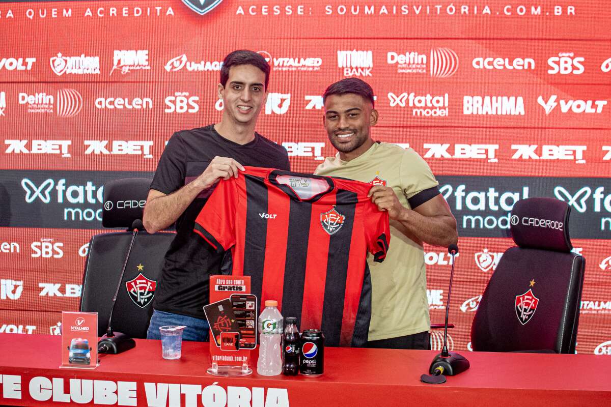 Apresentado, Ronald elogia torcida do Vitória e solta palhinha: ‘Se me chamar eu vou’