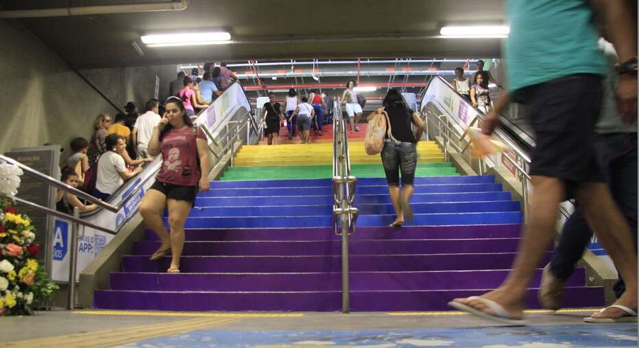 Saiba os benefícios para sua saúde ao trocar o elevador pela escada