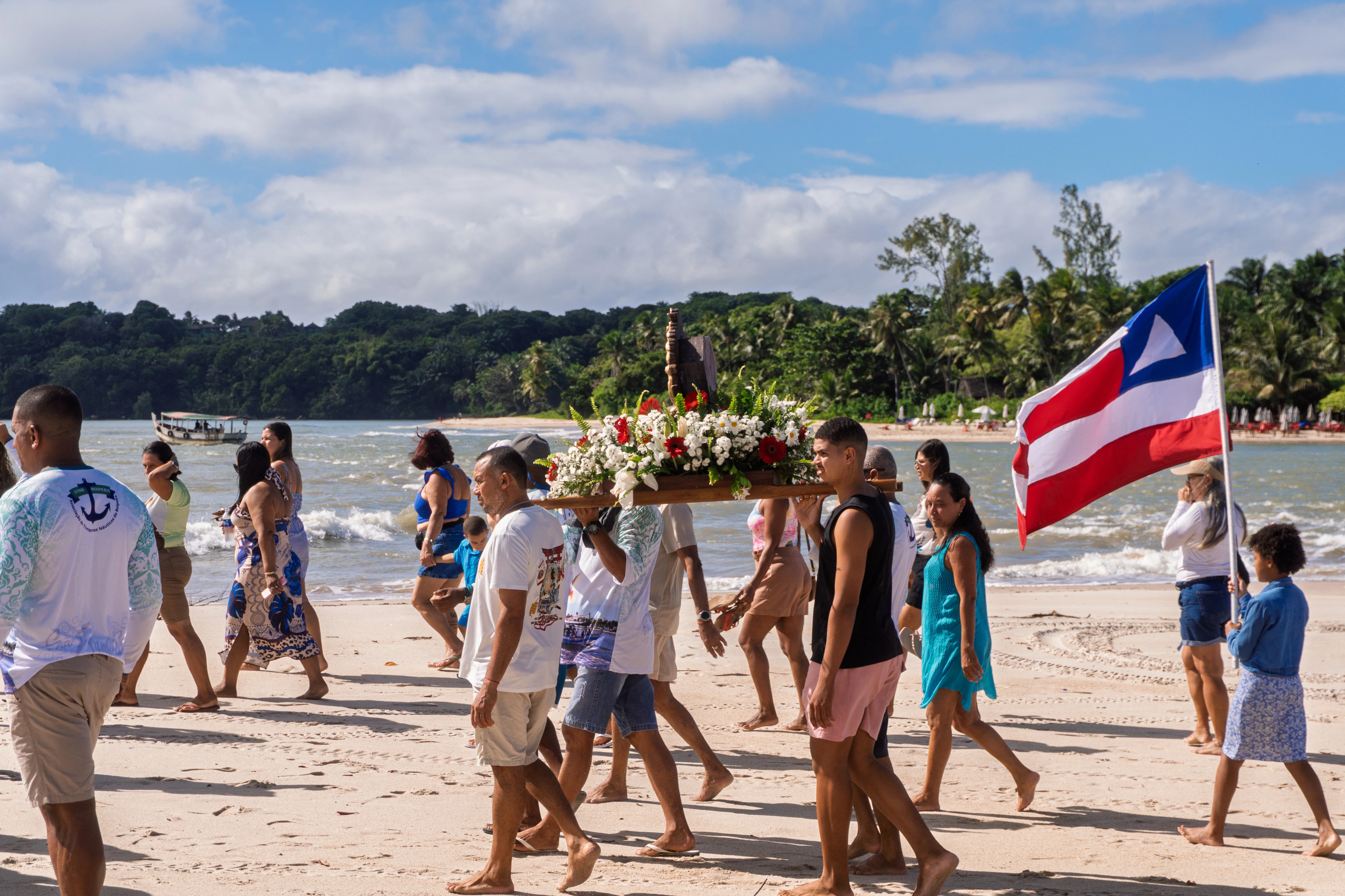 Romaria e noites de festa: Como Boipeba parou por 10 dias em celebração que atrai turistas do mundo todo
