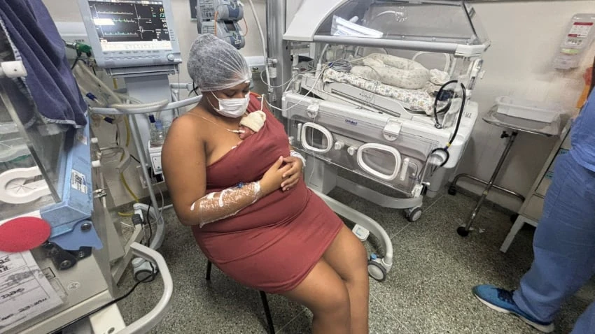 Jovem de 23 anos dá à luz a quadrigêmeos em maternidade de Salvador