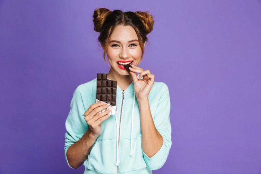 Afinal, TPM dá mesmo vontade de comer chocolate? O que a ciência descobriu sobre esse mito
