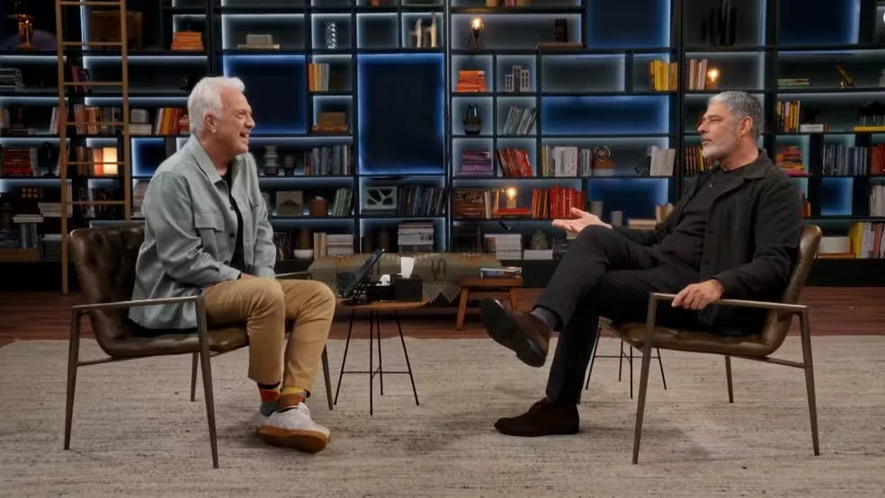 Fã de Legião! Pedro Bial provoca William Bonner, e jornalista declama letra de Faroeste Caboclo; assista