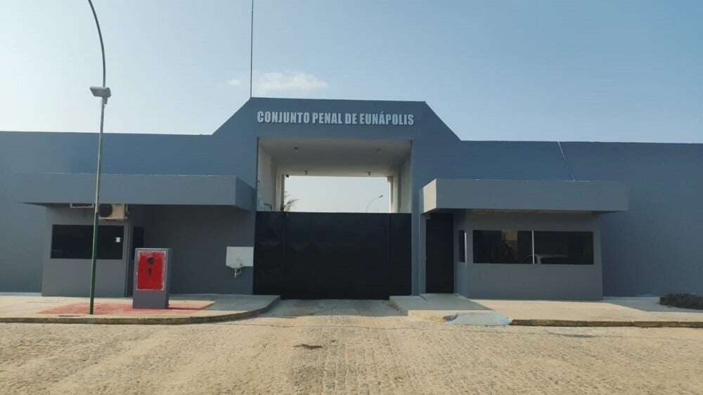 Familiares de detentos denunciam maus tratos após fuga em presídio de Eunápolis