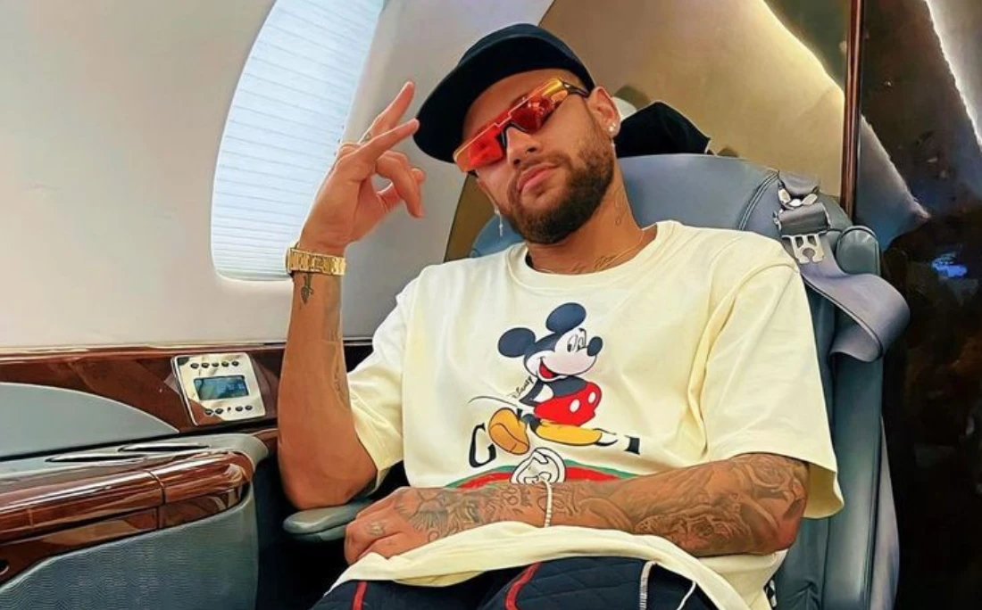 Neymar rebate críticas por disputar torneio de pôquer: ‘Vai cuidar da sua vida’