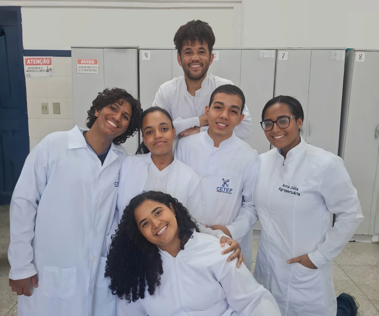 Estudantes da Bahia criam inseticida com pimenta e alho para combater pragas agrícolas