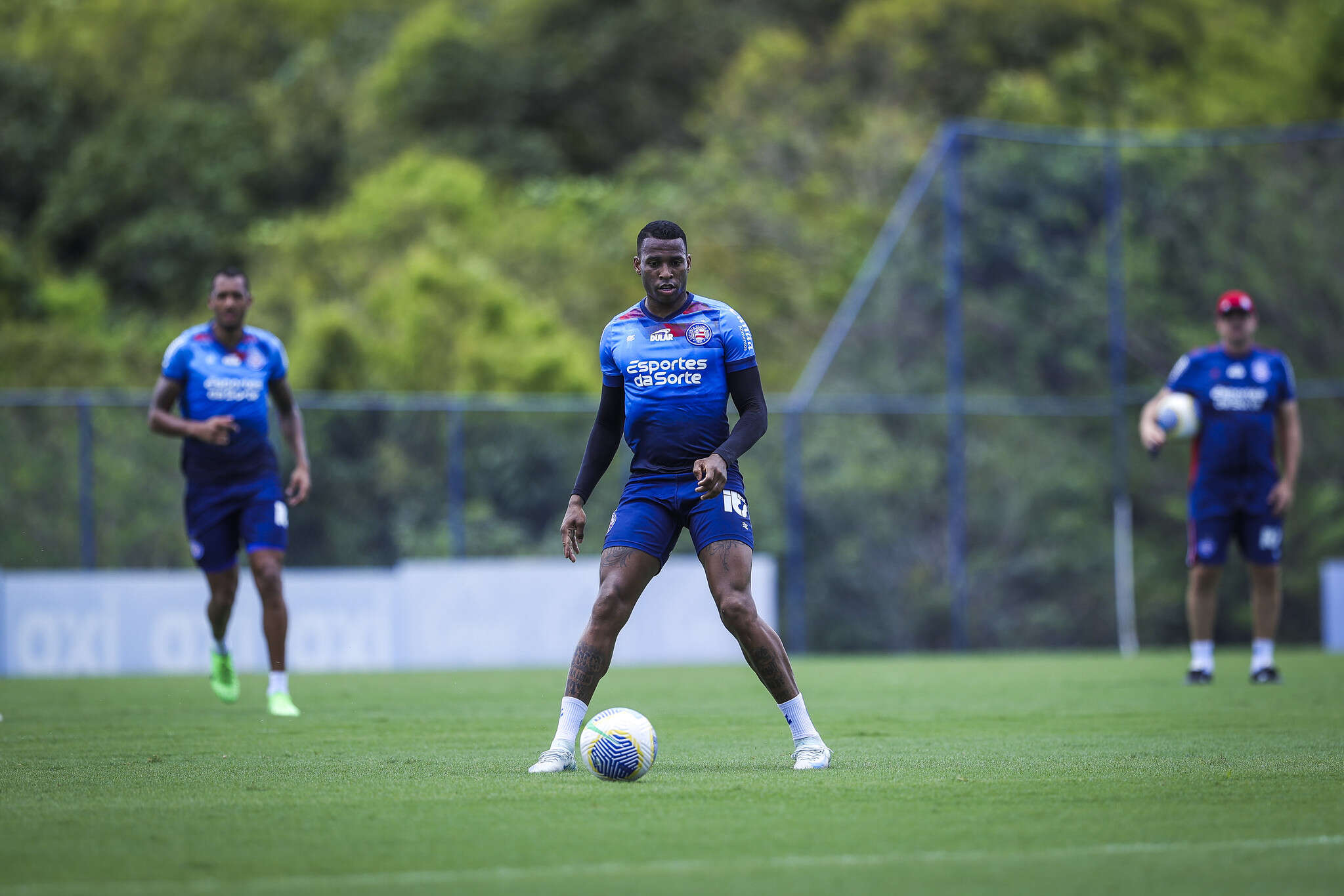 Em treino na Cidade Tricolor, Bahia faz os últimos ajustes antes de pegar o Cruzeiro