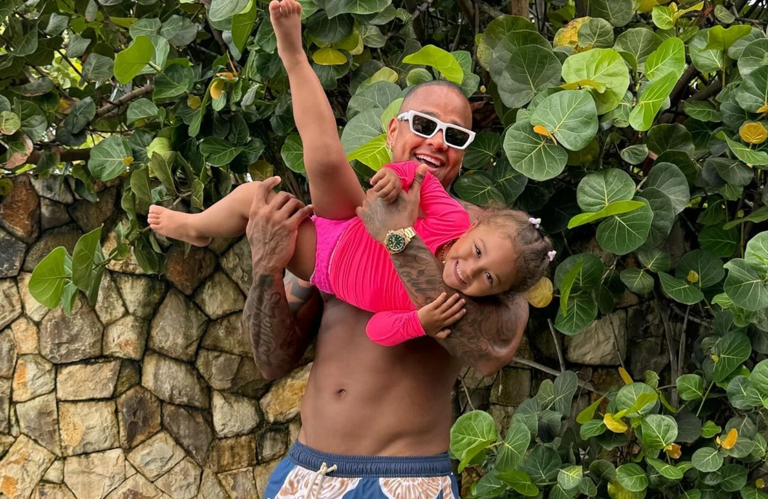 Léo Santana se emociona ao falar de Liz no Dia dos Pais: 'Tão pequena e tão poderosa'