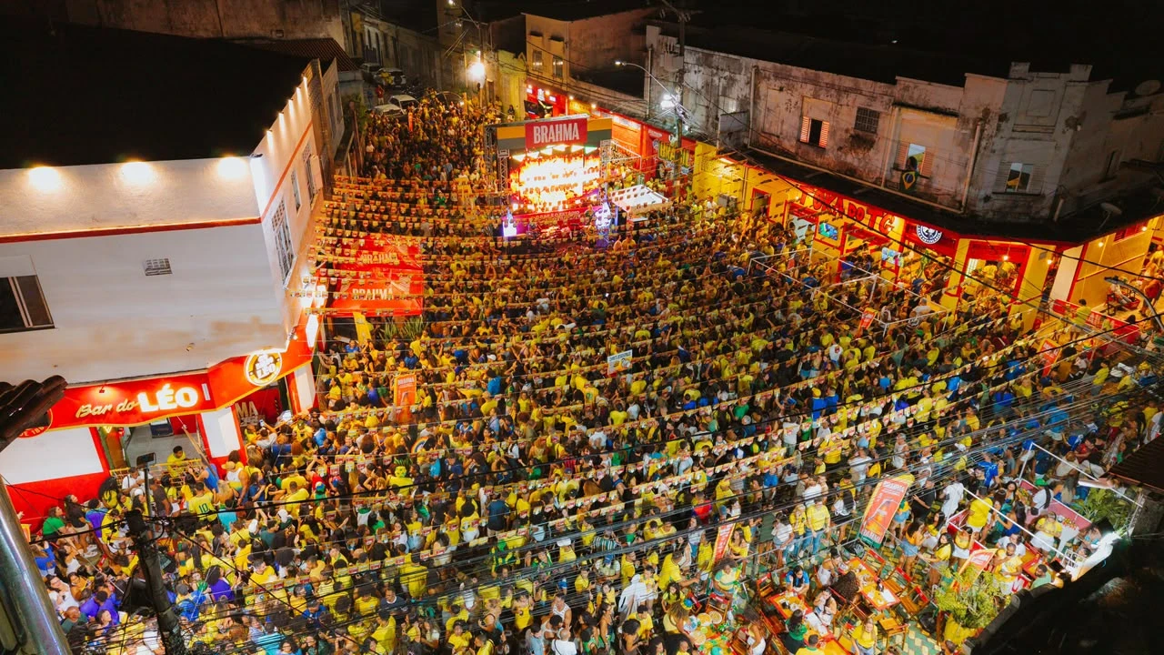 Eventos de transmissão da Copa e festas no Largo do Godinho geram queixas de moradores da Saúde