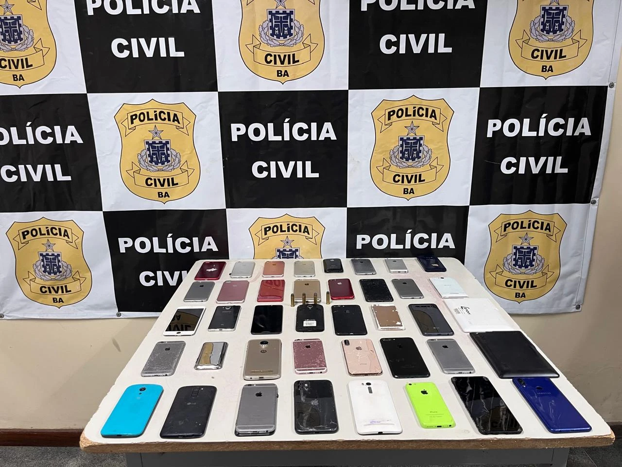 Duas cidades baianas estão entre as 10 que mais registram roubos de celulares no Brasil