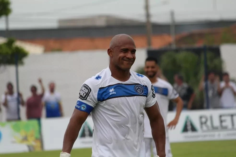 Ex-jogador do Fluminense de Feira é morto a tiros em ataque a bar