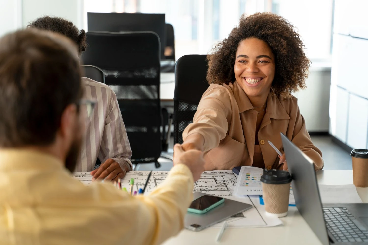 4 signos podem sair do emprego este mês; entenda por quê