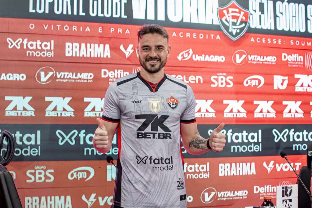 Apresentado, novo goleiro do Vitória nega recusa em disputar posição com Lucas Arcanjo