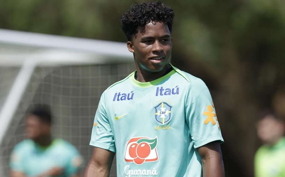 Endrick esquentou o banco no jogo contra Colômbia por ser 'baixinho'